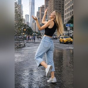 DKNY Wide-leg, High-Rise Light Wash Denim 3/4 Length Jeans Studded